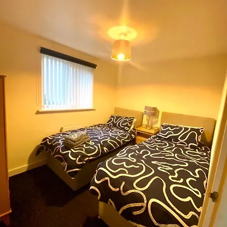 Lovely 2 Bed Apartment In Crosby Liverpool Exterior photo