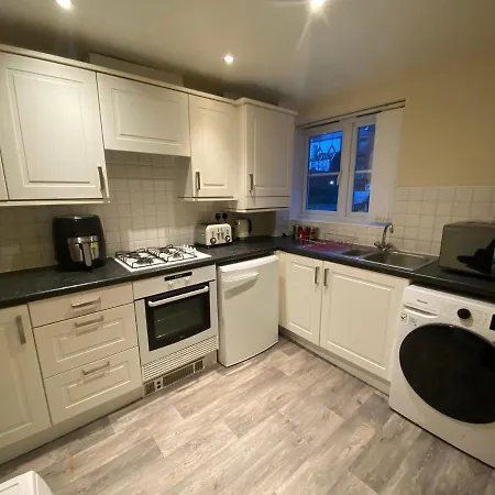 Lovely 2 Bed Apartment In Crosby Liverpool Exterior photo