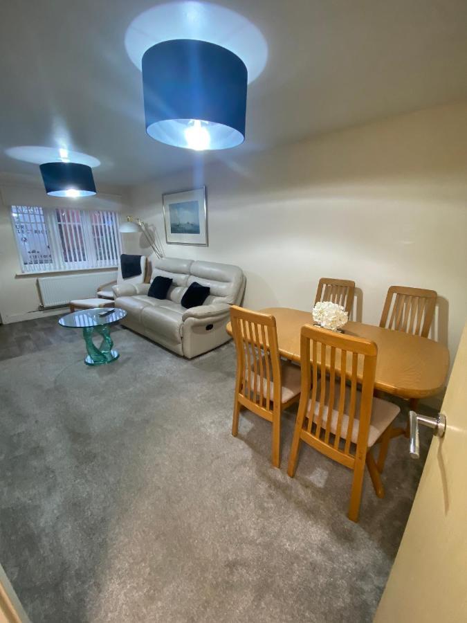 Lovely 2 Bed In Crosby